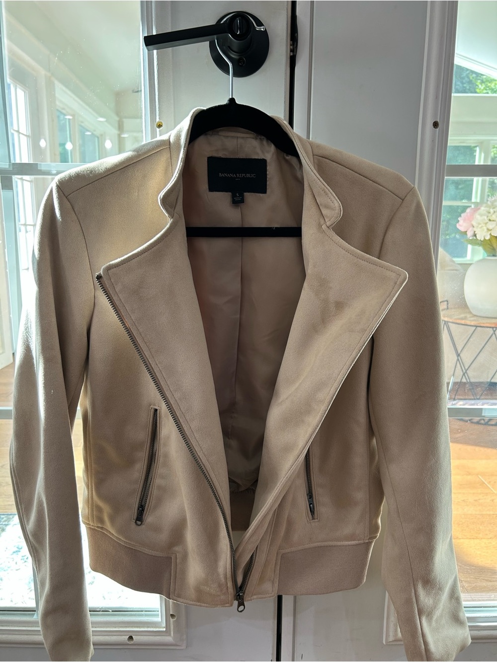 Banana Republic Women's Beige Zip-Front Leather Jacket